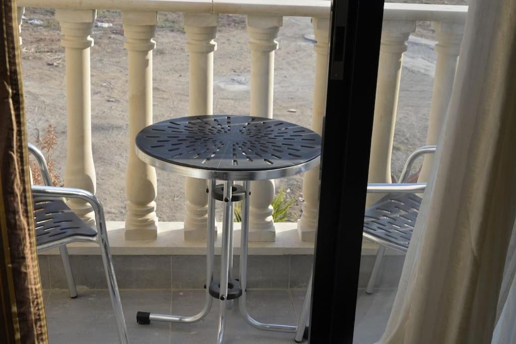 Isabella Court Townhouse Near Venus Beach And Lidl Paphos Kültér fotó