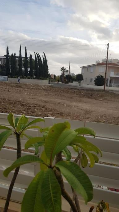 Isabella Court Townhouse Near Venus Beach And Lidl Paphos Kültér fotó