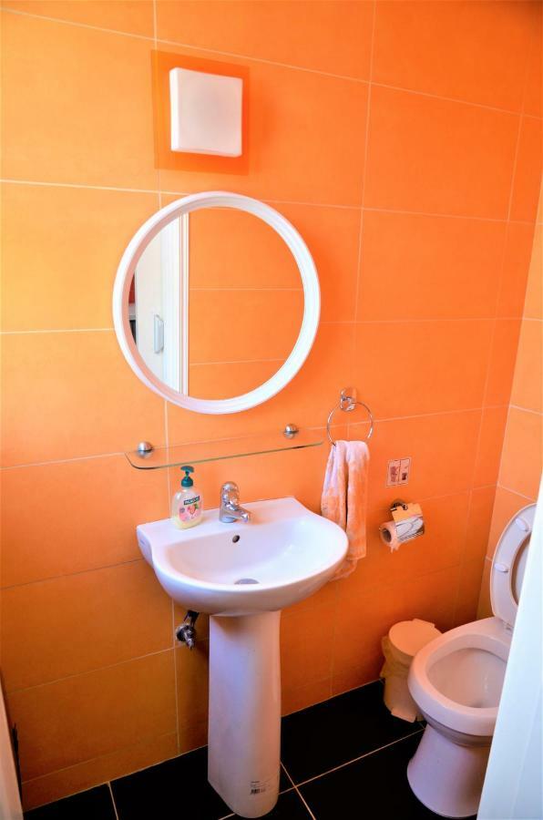 Isabella Court Townhouse Near Venus Beach And Lidl Paphos Kültér fotó